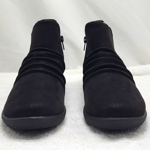 CLARKS CLOUDSTEPPERS●SILLIAN GEMMA BLACK ANKLE BOOTS■LADIES 8 ●WIDE●NWB●CUTE● - Picture 3 of 16